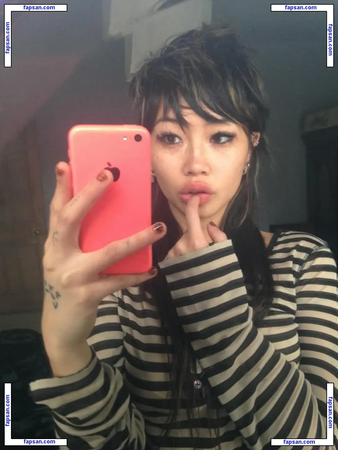 Radvxz голая фото #0312 с Онлифанс