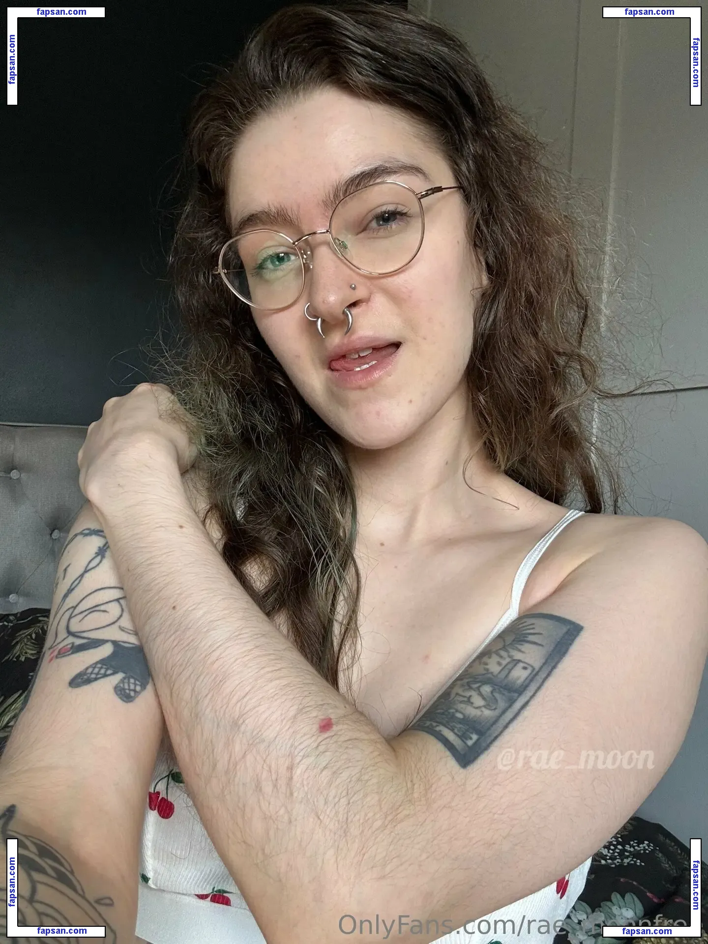 rae_moonfree nude photo #0006 from OnlyFans