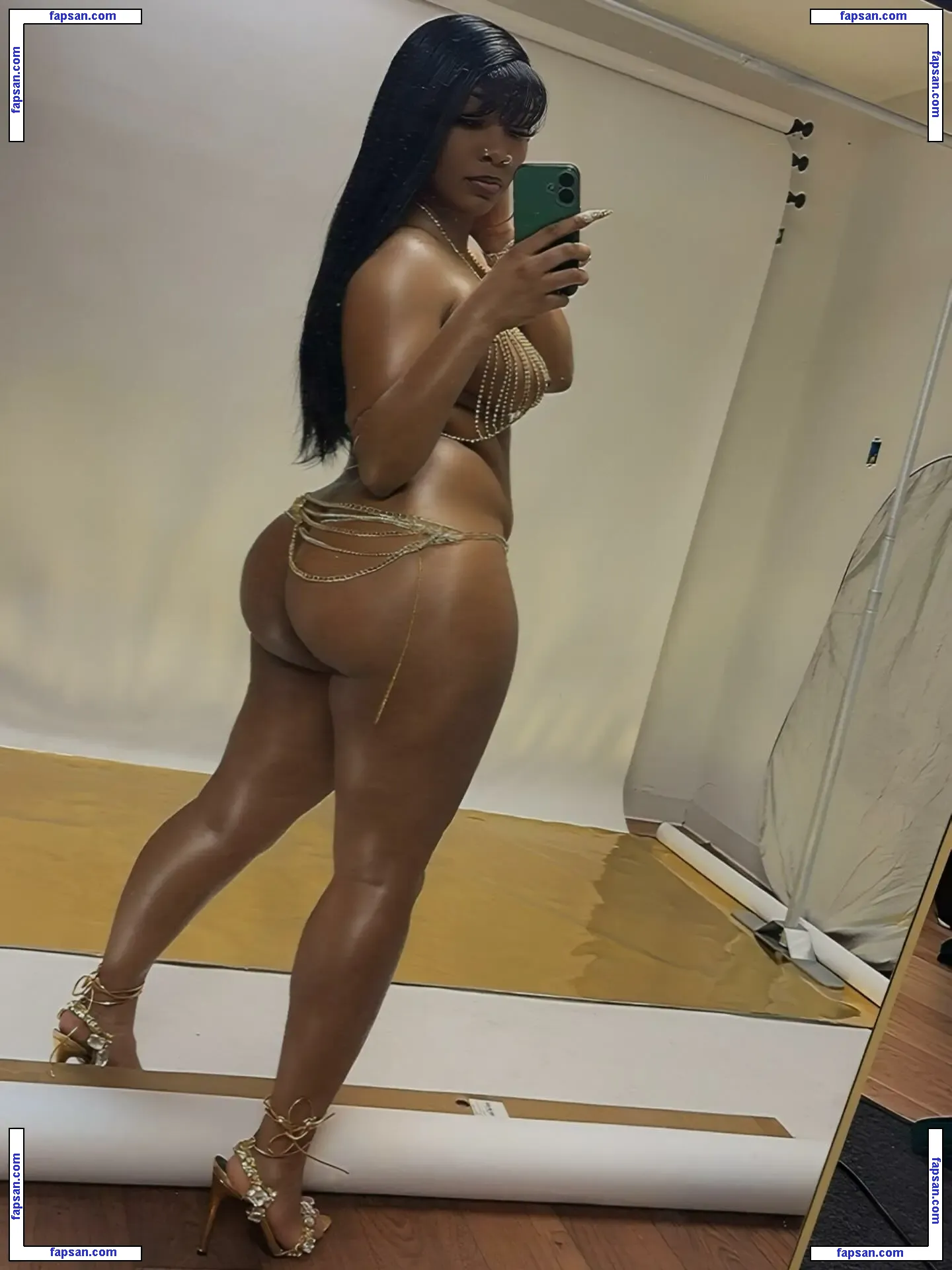 Raeraecake nude photo #0005 from OnlyFans