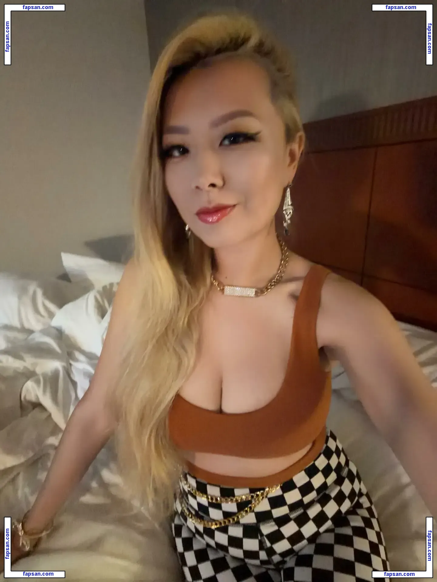 Raina Huang голая фото #0073 с Онлифанс