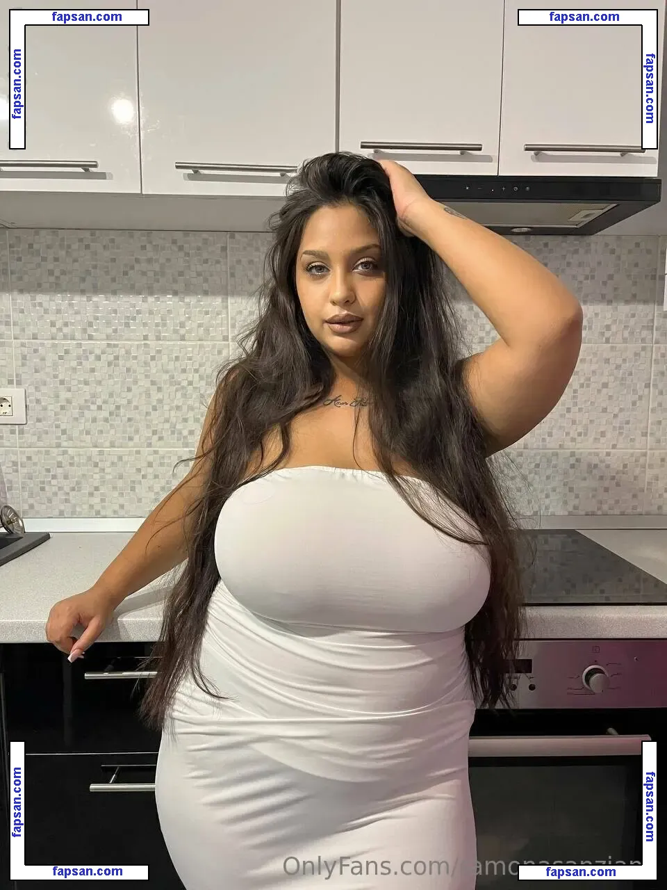 ramonasanziana голая фото #0008 с Онлифанс