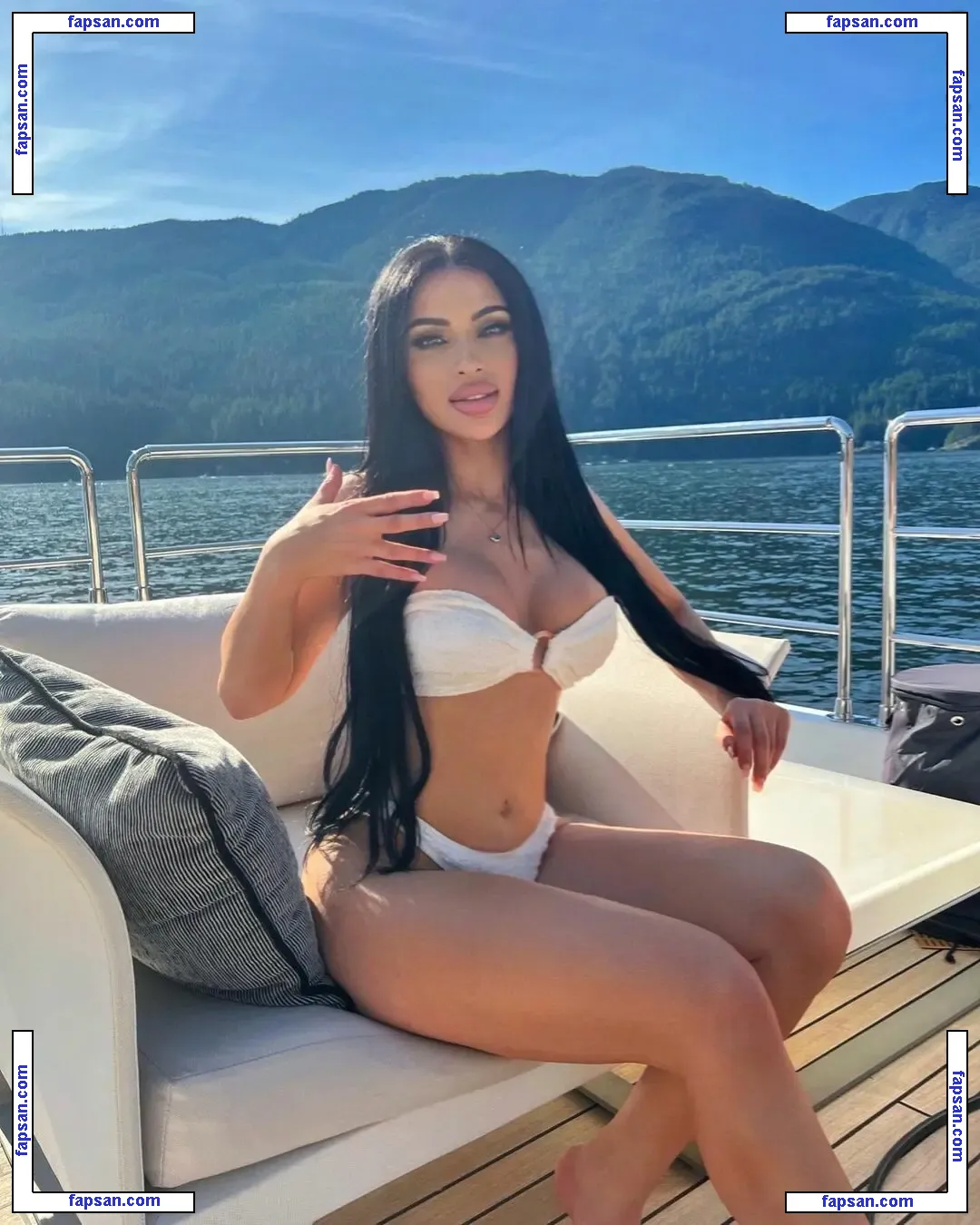 Raraxbajo nude photo #0014 from OnlyFans