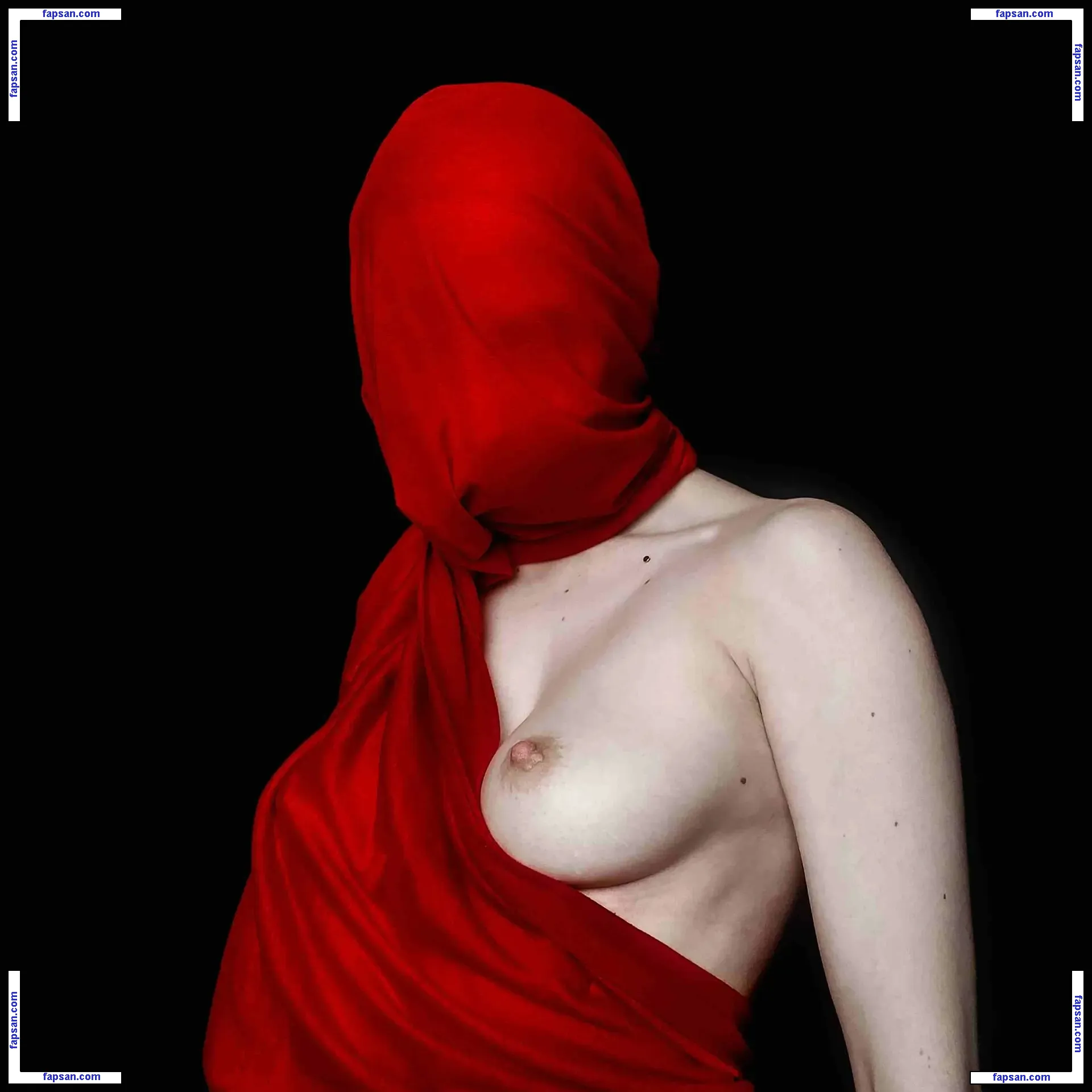 RasAlhagve голая фото #0018 с Онлифанс