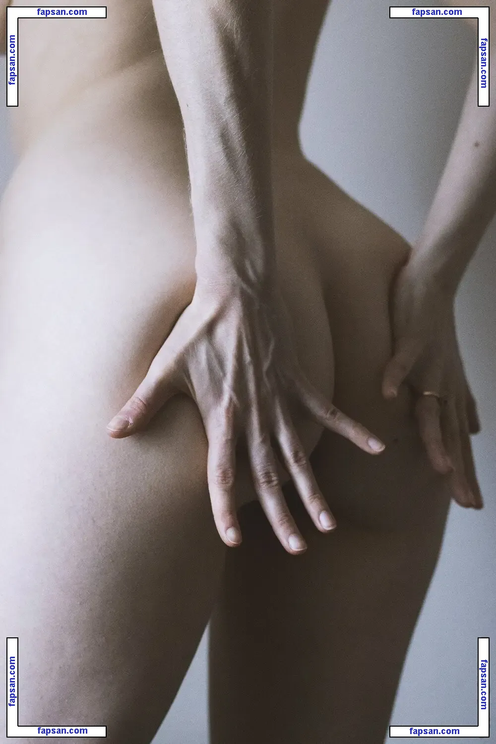 RasAlhagve голая фото #0023 с Онлифанс