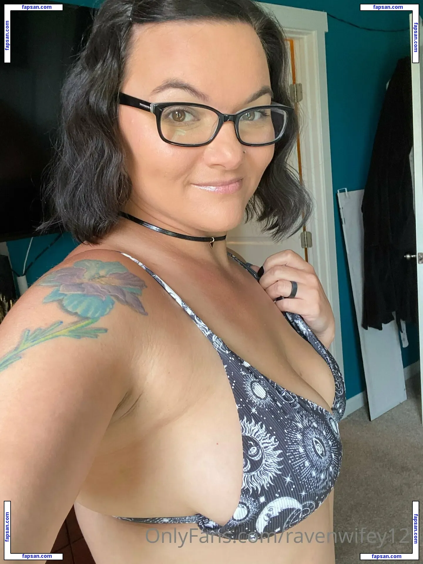 ravenwifey120 nude photo #0005 from OnlyFans