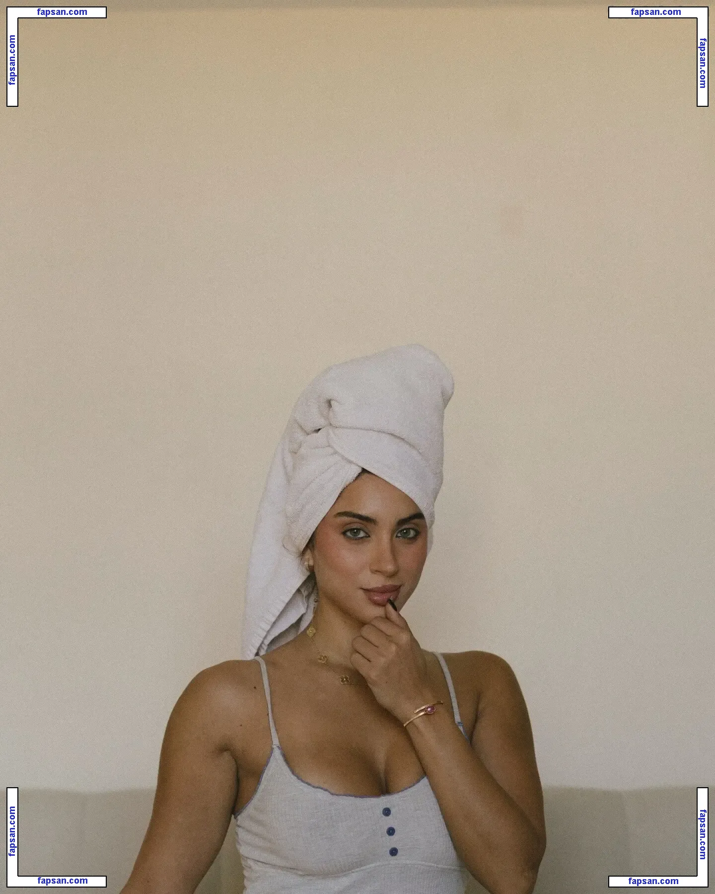 Rayan Marhamo голая фото #0004 с Онлифанс