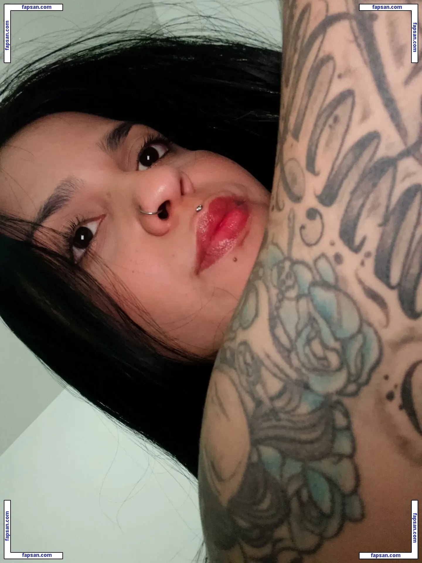 Rayzzia Deborah голая фото #0009 с Онлифанс