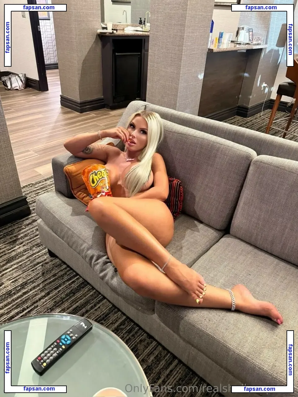 Realshallowqueen голая фото #0035 с Онлифанс