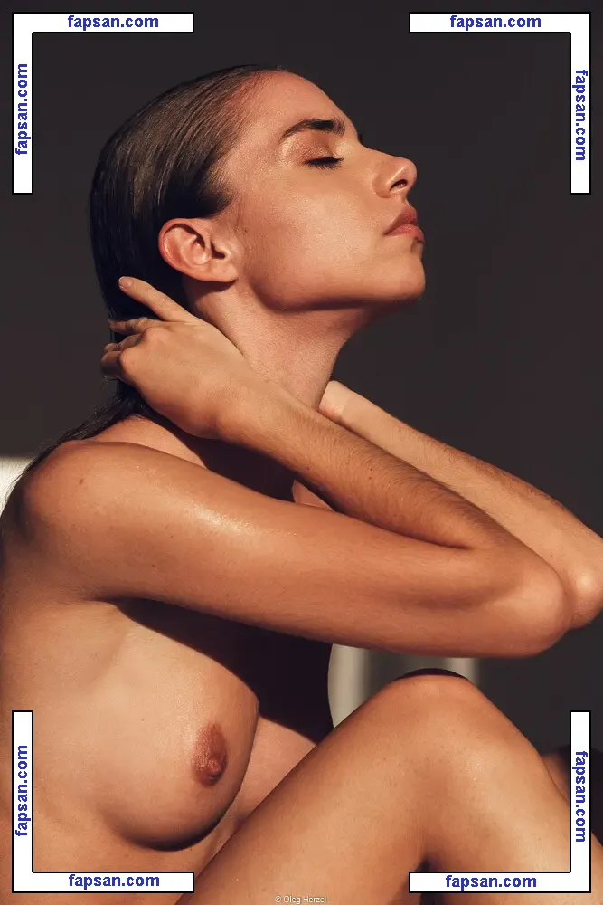 Rebecca Bagnol nude photo #0819 from OnlyFans