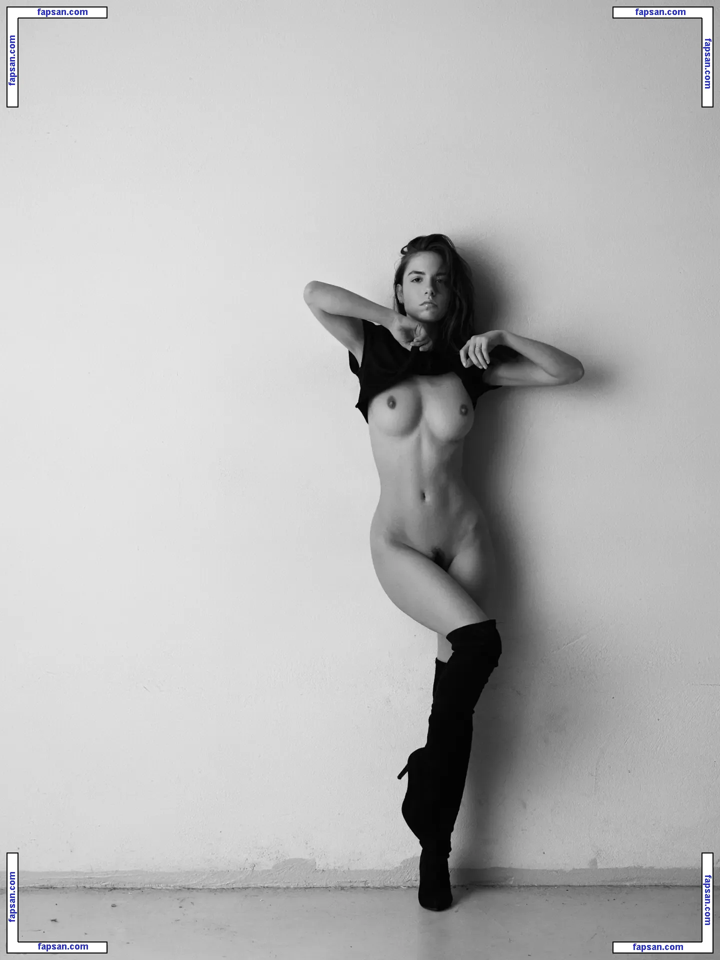 Rebecca Bagnol nude photo #1202 from OnlyFans