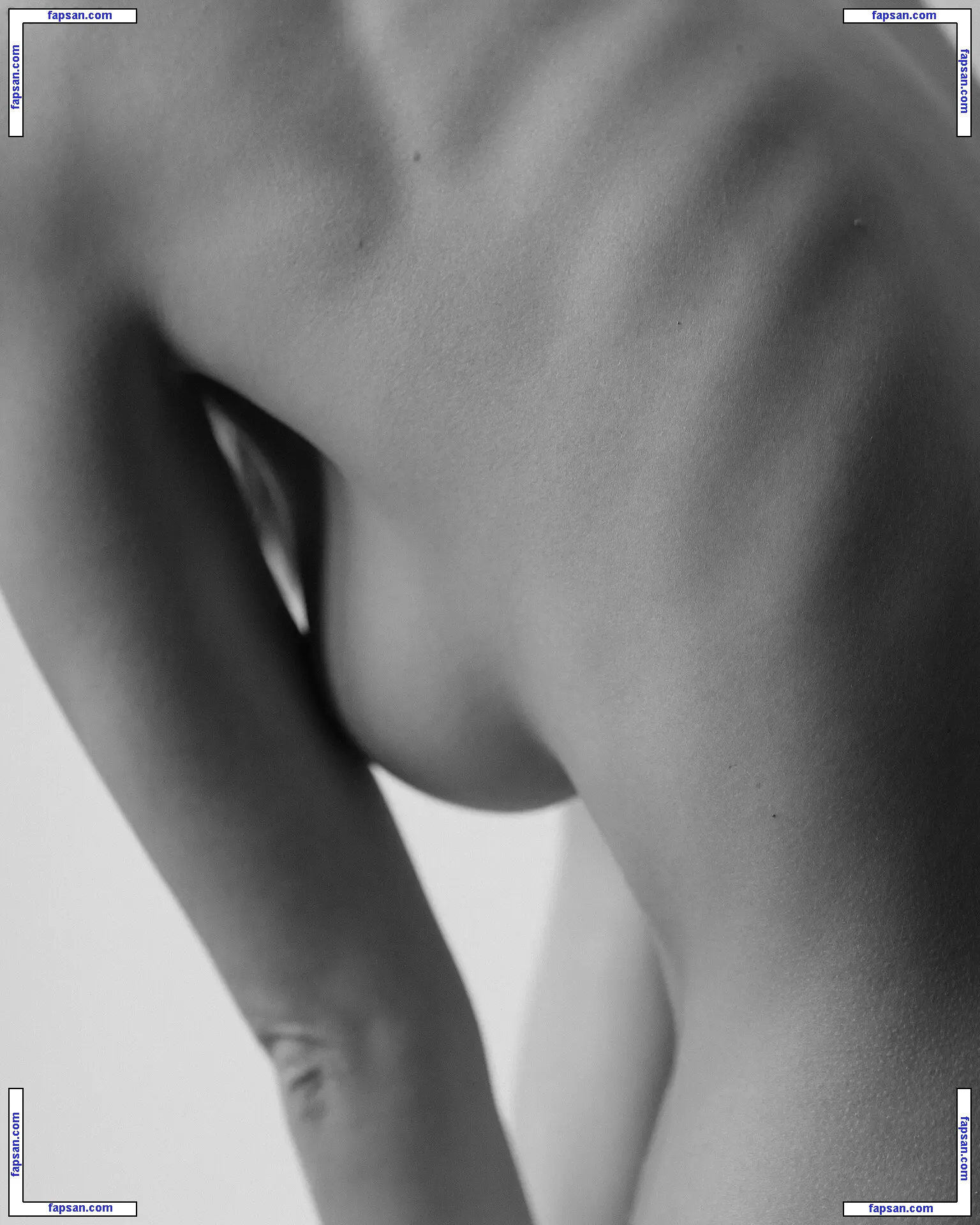 Rebecca Bagnol nude photo #1343 from OnlyFans