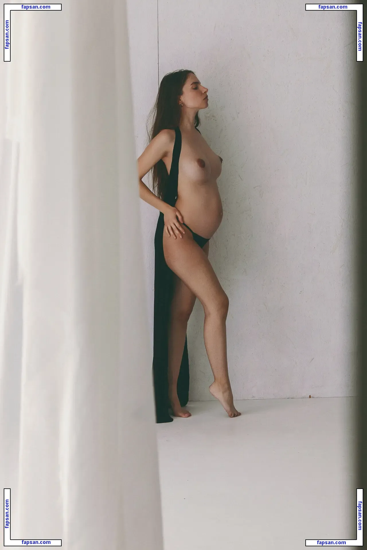 Rebecca Bagnol nude photo #1379 from OnlyFans