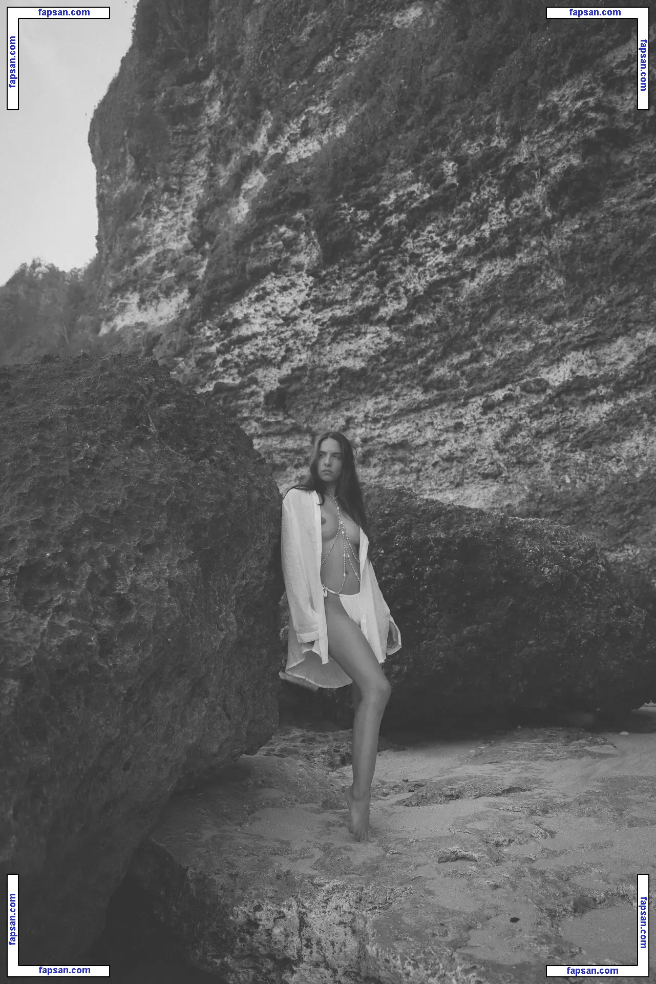 Rebecca Bagnol голая фото #1498 с Онлифанс