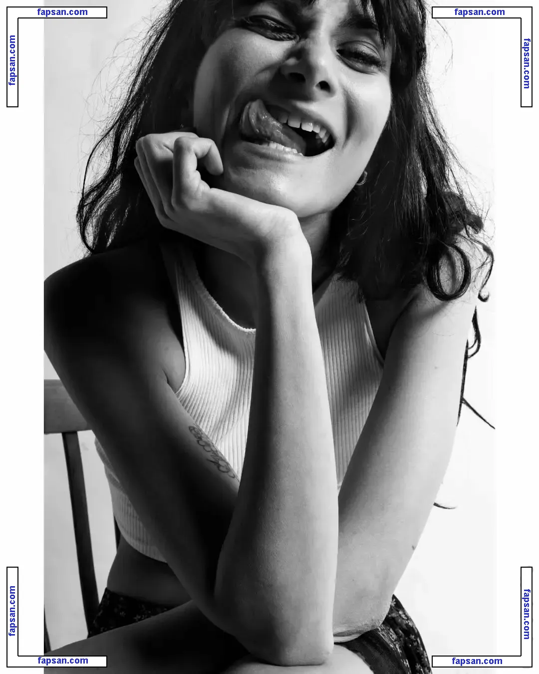 Rebecca Celine голая фото #0001 с Онлифанс