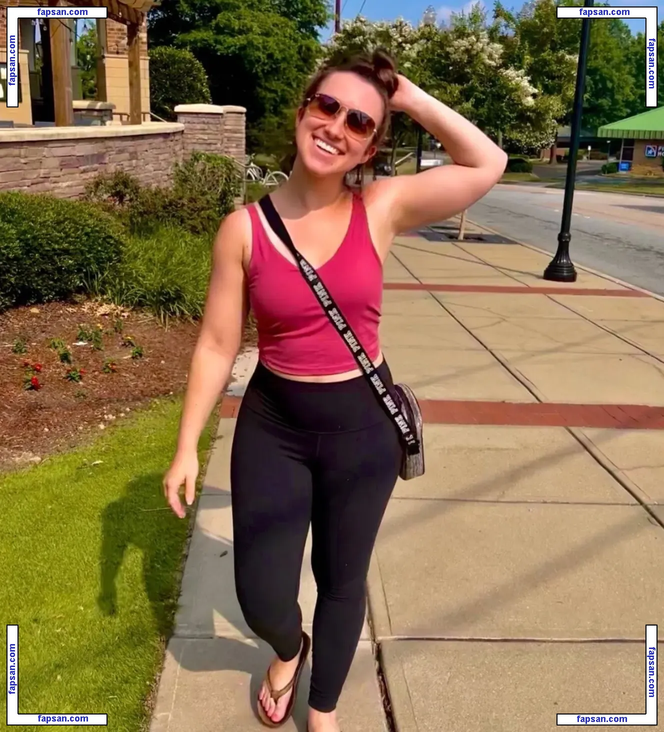 rebeccarogers голая фото #0002 с Онлифанс