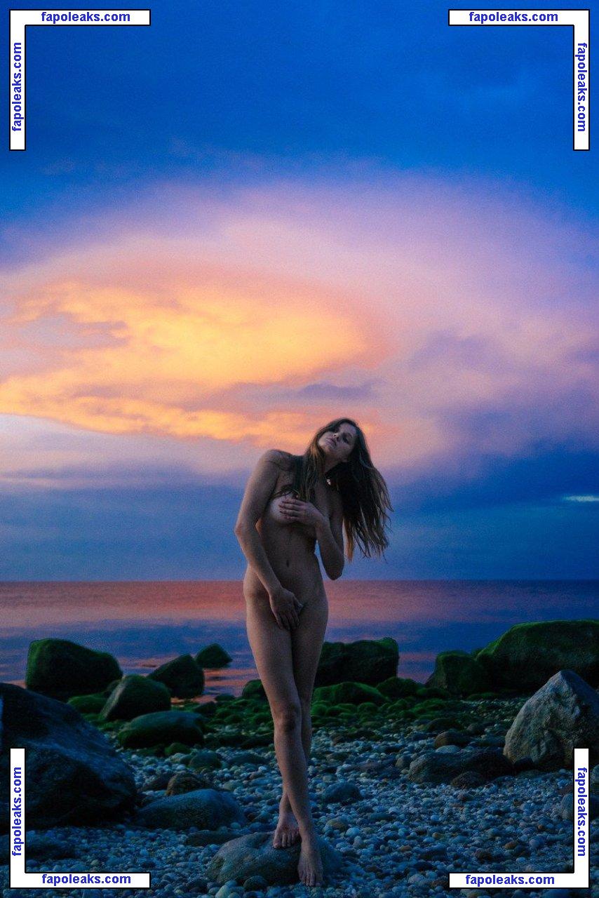 Rebekah Underhill голая фото #0076 с Онлифанс