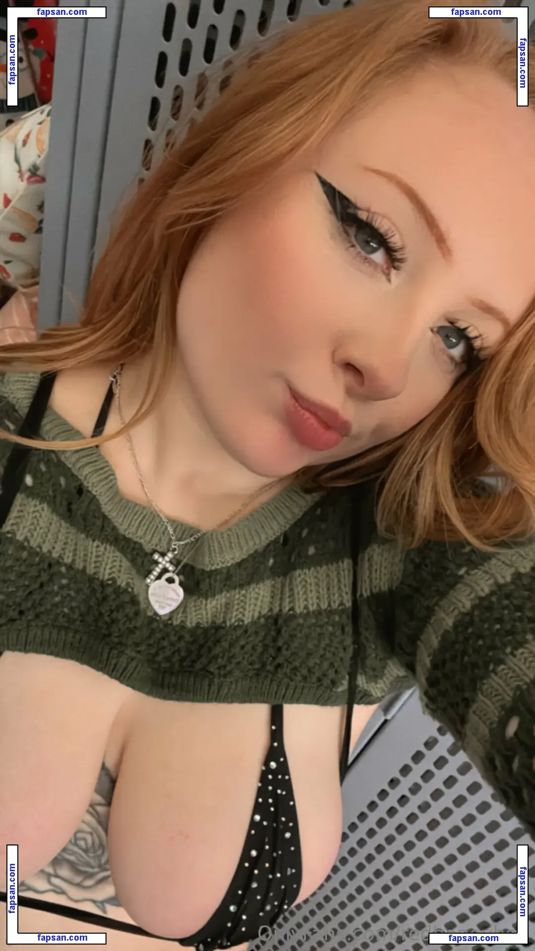 redhoneybee nude photo #0015 from OnlyFans