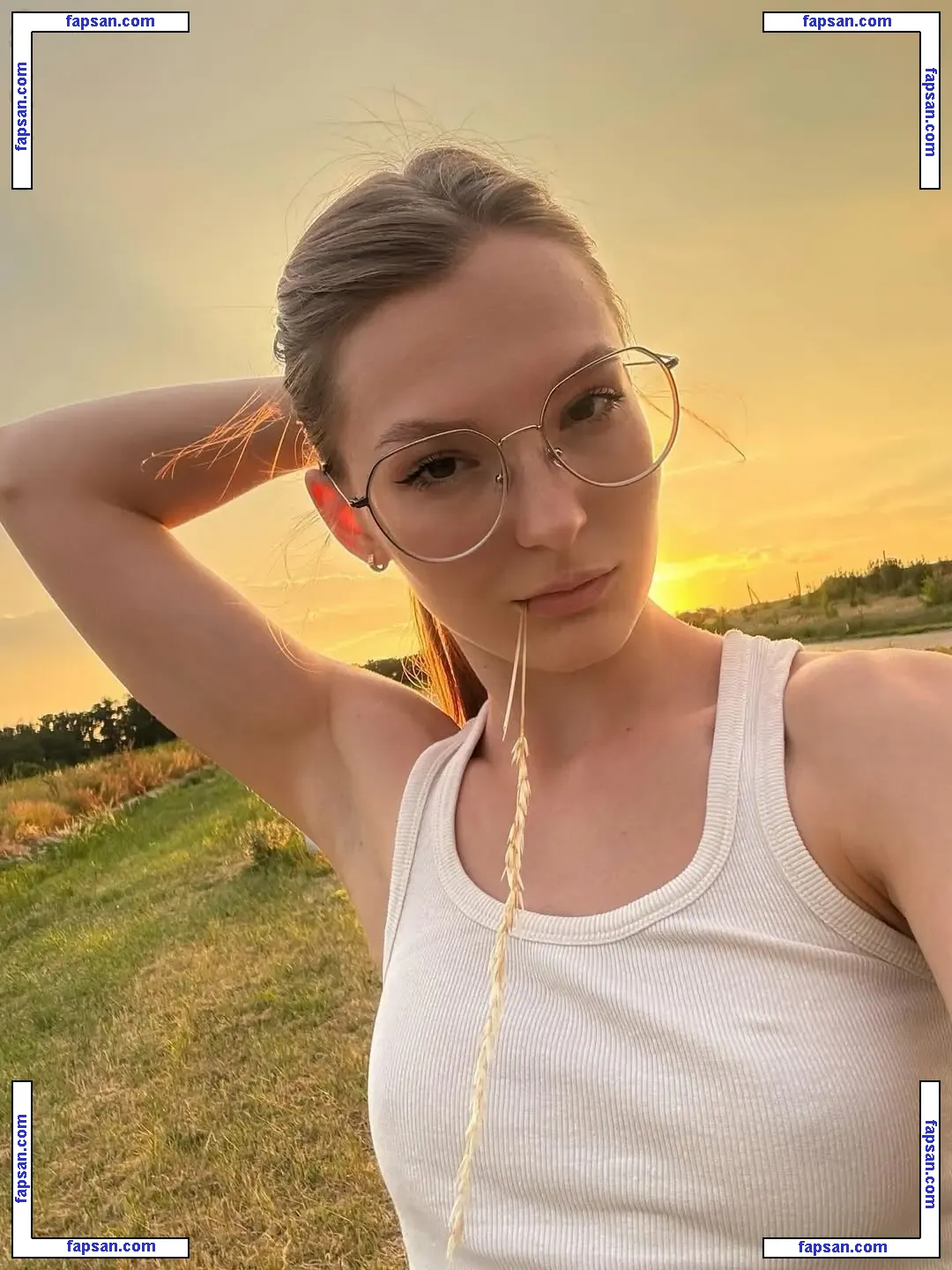reformform nude photo #0004 from OnlyFans
