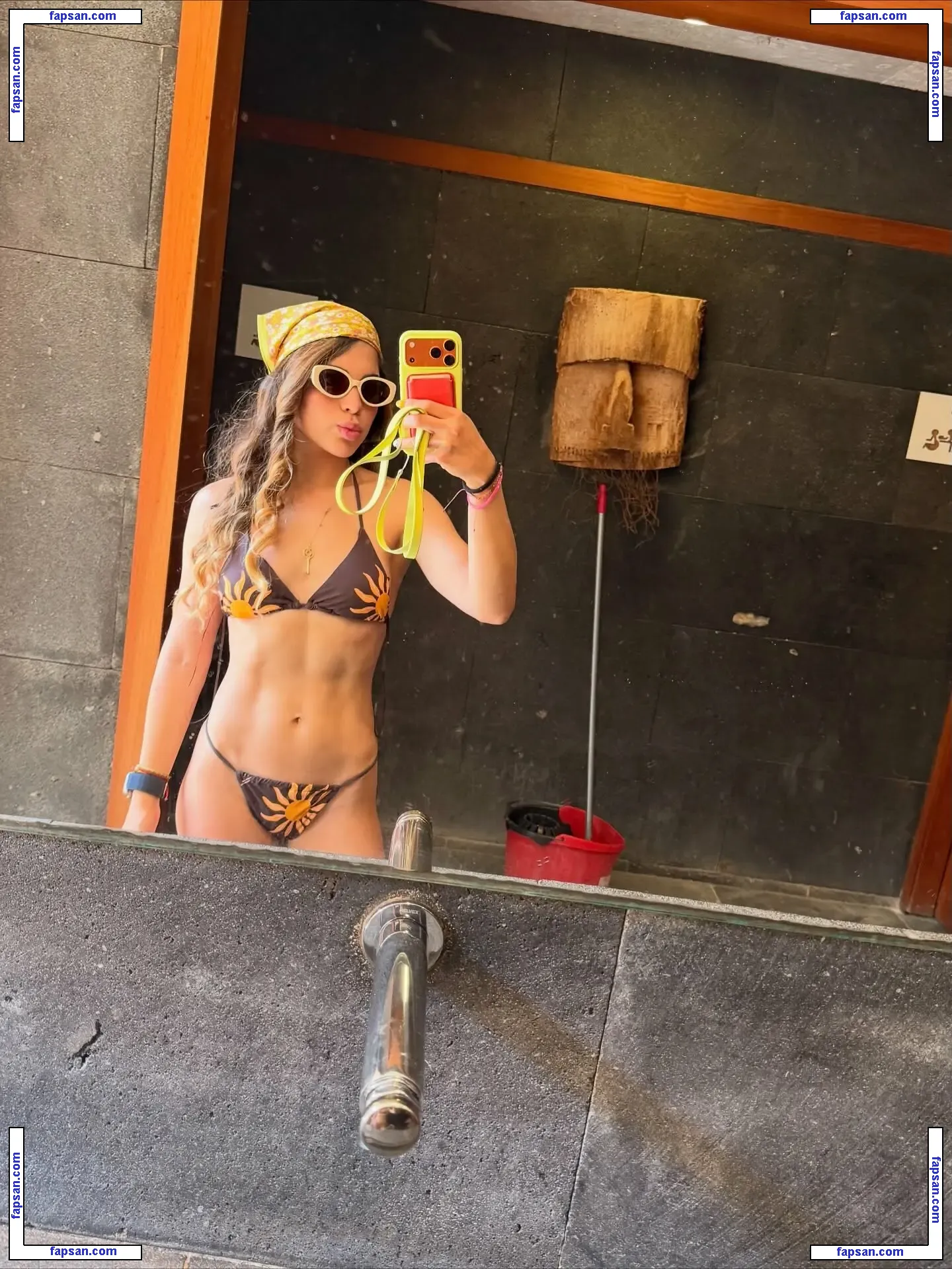 Regina Sirvent nude photo #0004 from OnlyFans