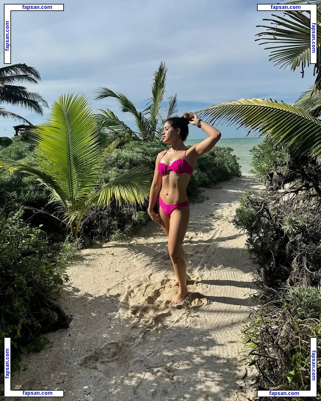 Regina Sirvent nude photo #0019 from OnlyFans