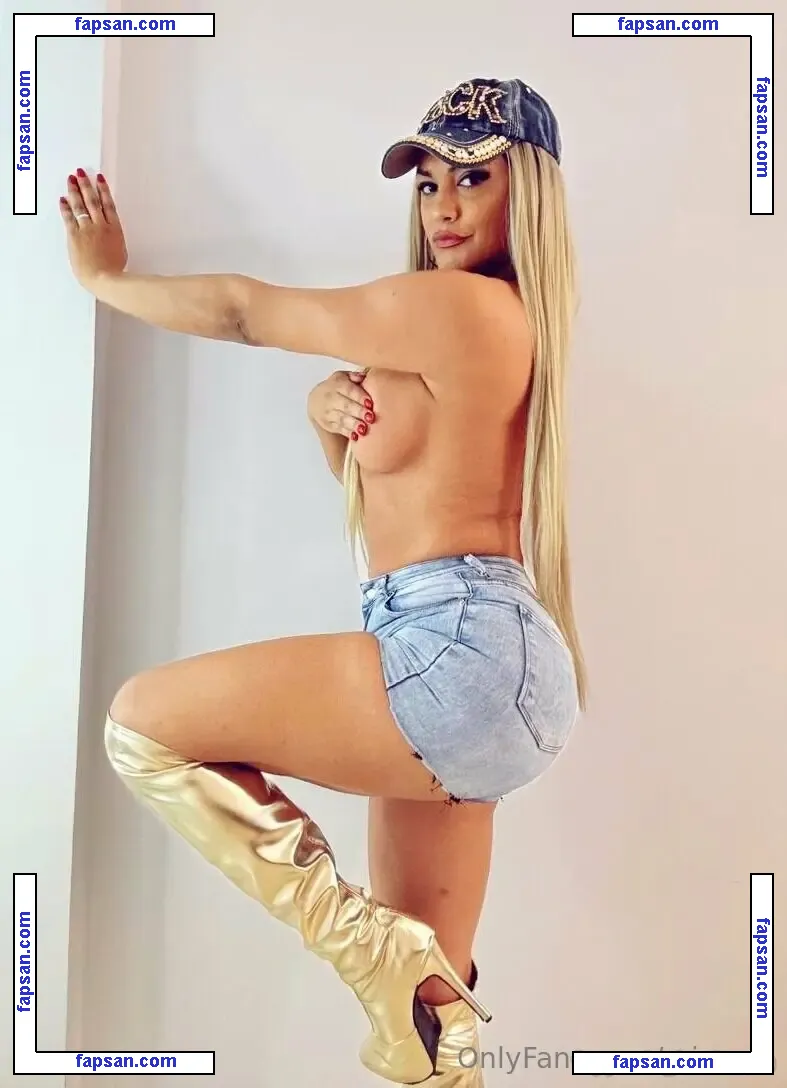 reina_ts nude photo #0035 from OnlyFans