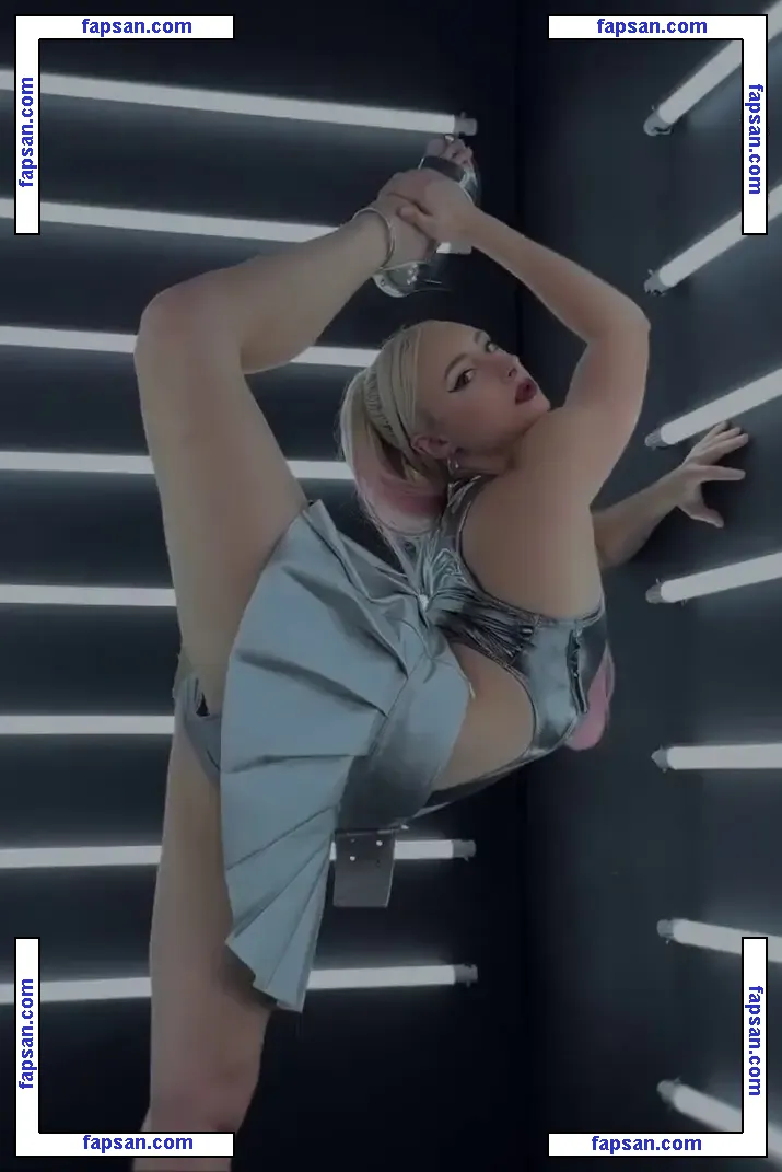 Renata Schneider голая фото #0012 с Онлифанс