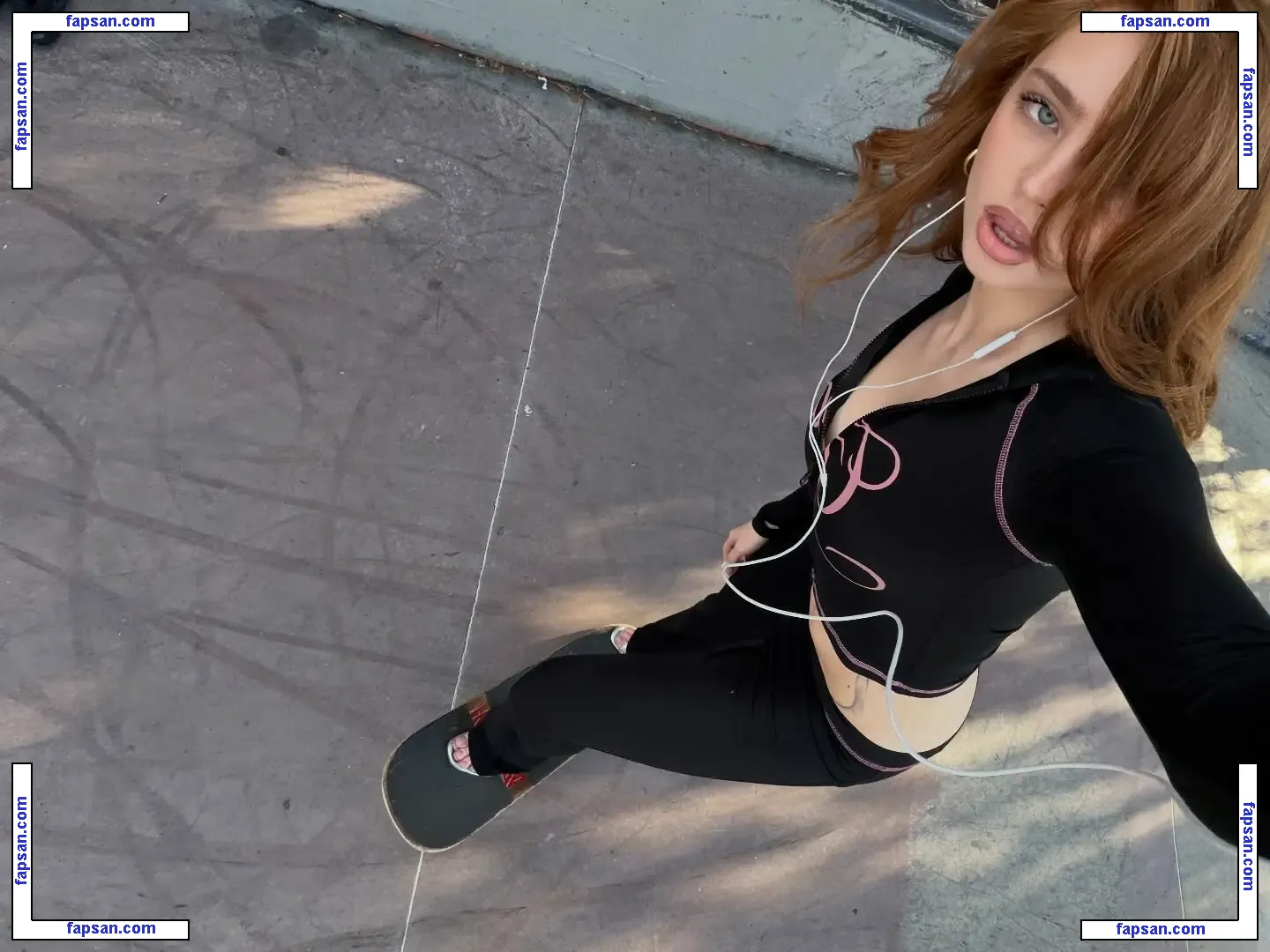 Renatarii nude photo #0556 from OnlyFans