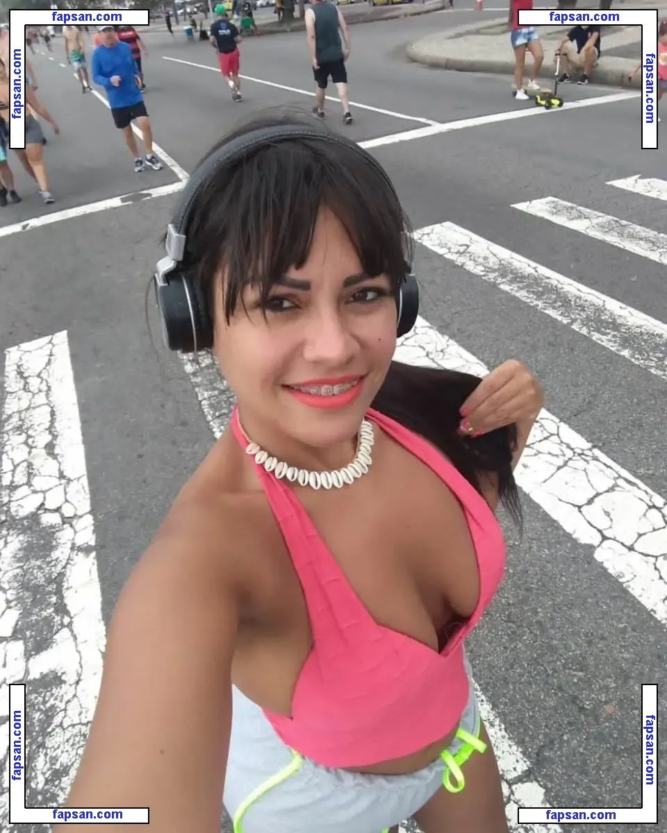 Renatinhaninfo1 nude photo #0010 from OnlyFans