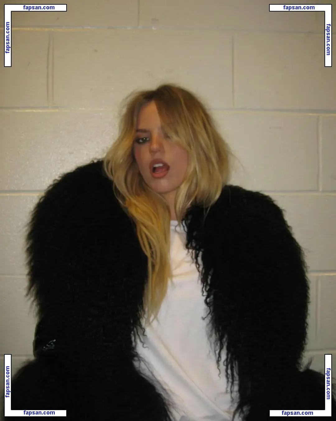 Renee Rapp голая фото #0133 с Онлифанс