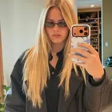 Renee Rapp голая #0127