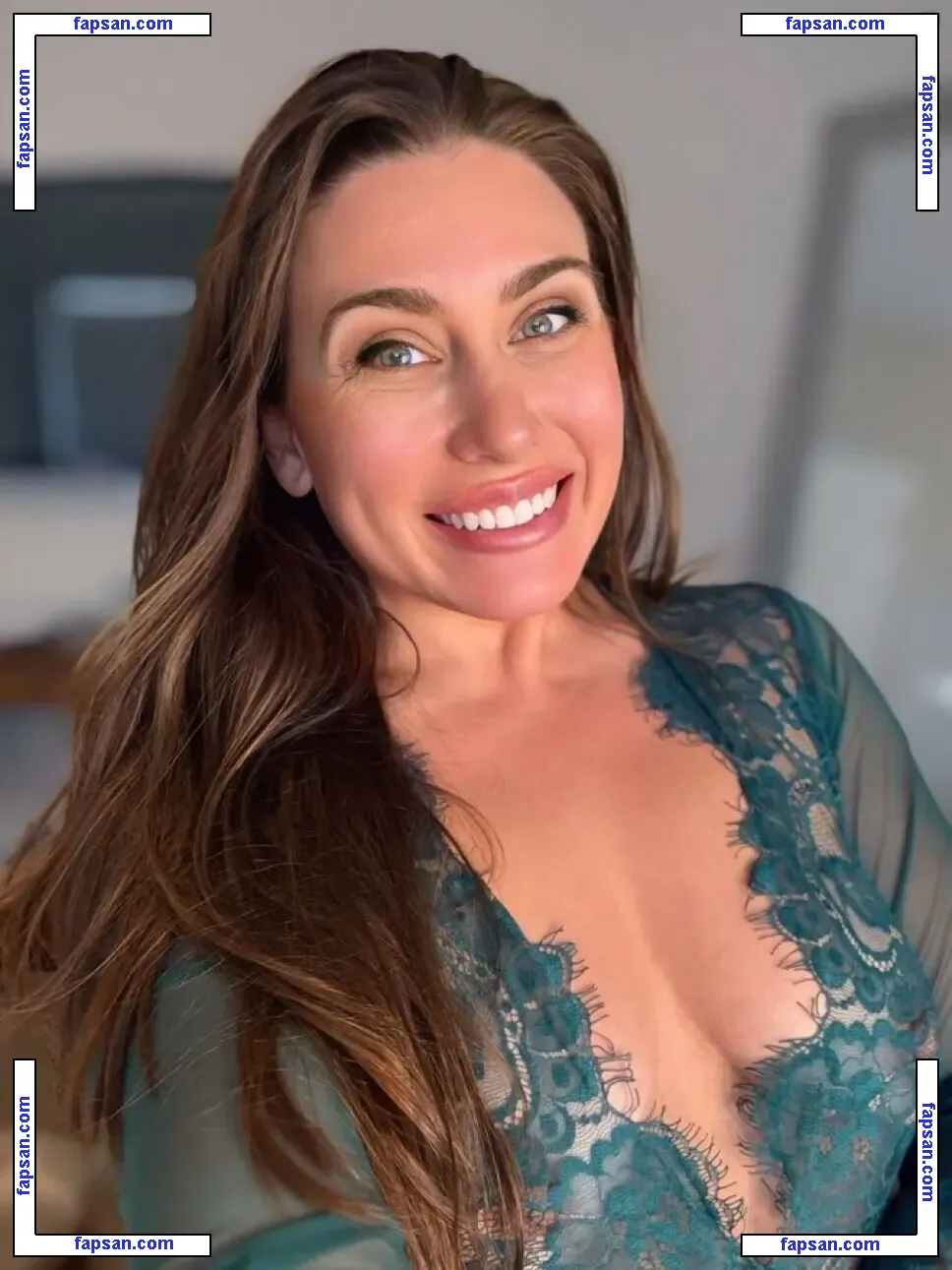 Renna Ryann nude photo #0012 from OnlyFans