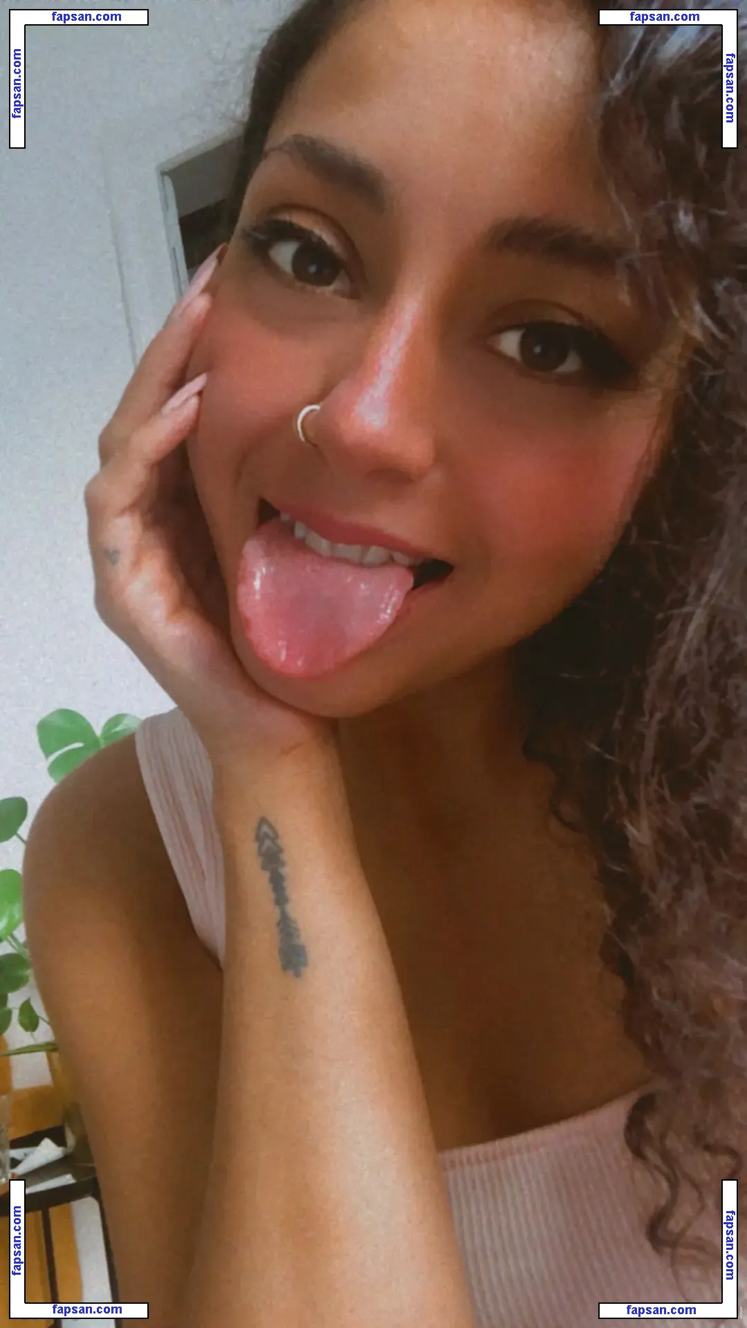 renne.miau nude photo #0037 from OnlyFans