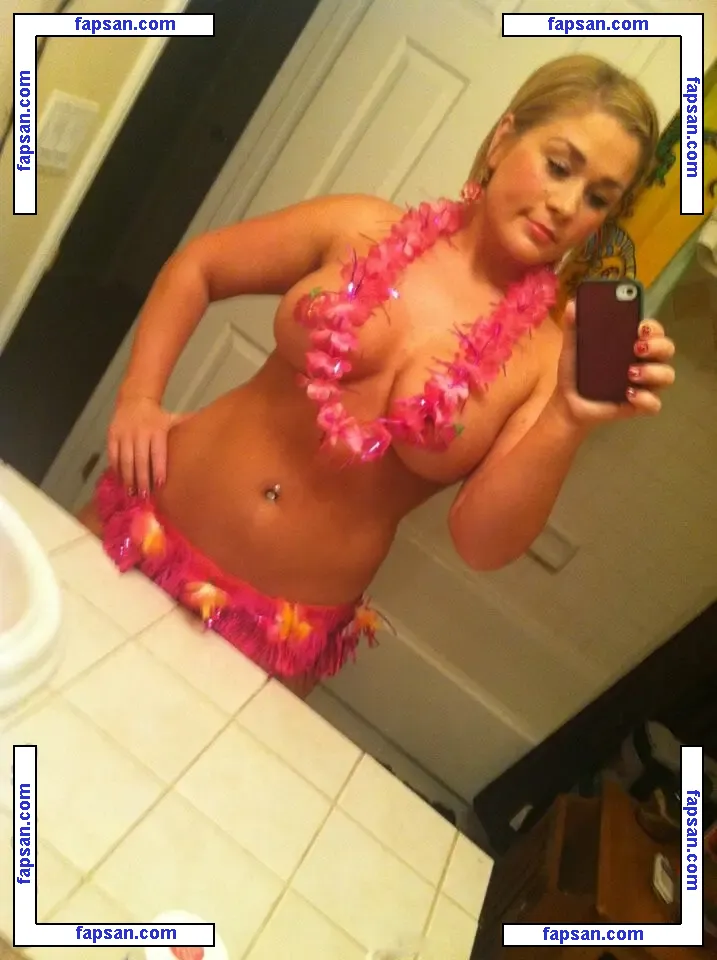 Retired Barista Calli nude photo #0006 from OnlyFans