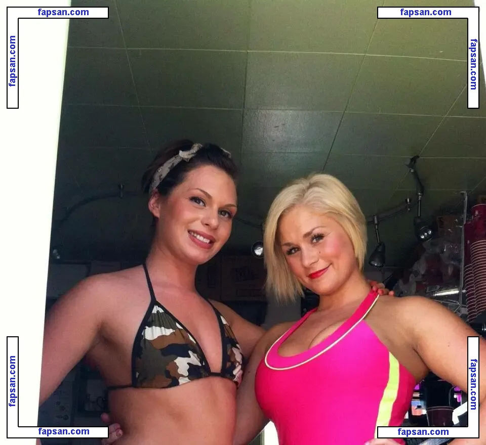 Retired Barista Calli nude photo #0014 from OnlyFans