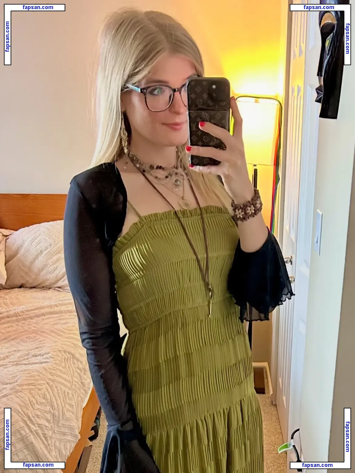 Retro_Wannabe голая фото #0018 с Онлифанс