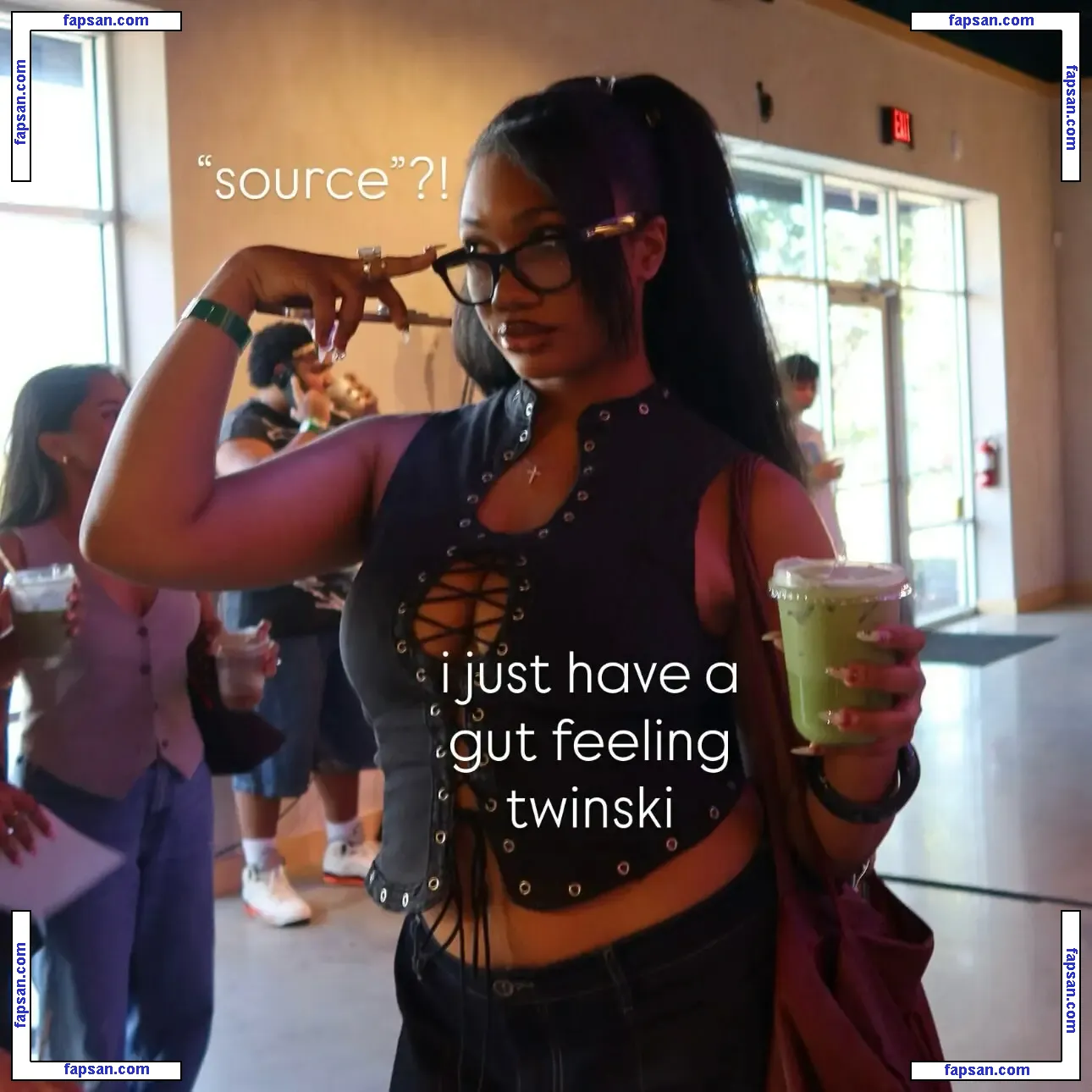 Reyin Jasmine nude photo #0004 from OnlyFans