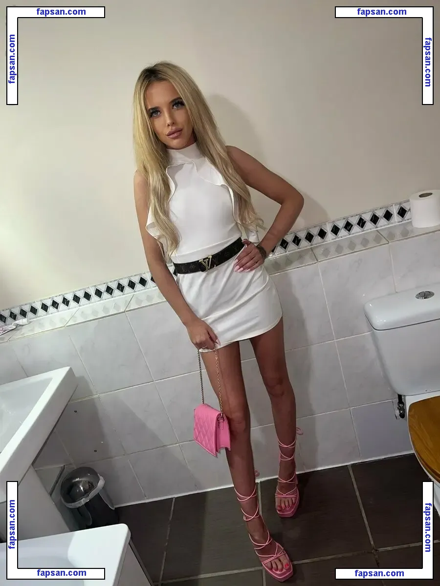 Rhianne Grieve nude photo #0004 from OnlyFans