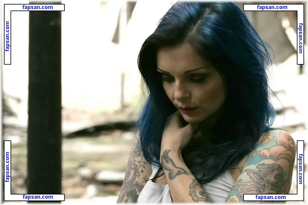 riaesuicide nude photo #0001 from OnlyFans