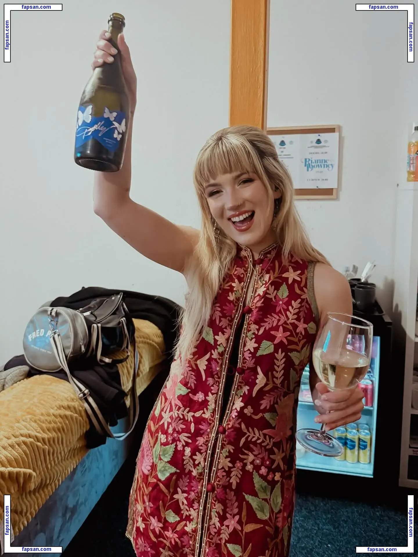 Rianne Downey голая фото #0004 с Онлифанс