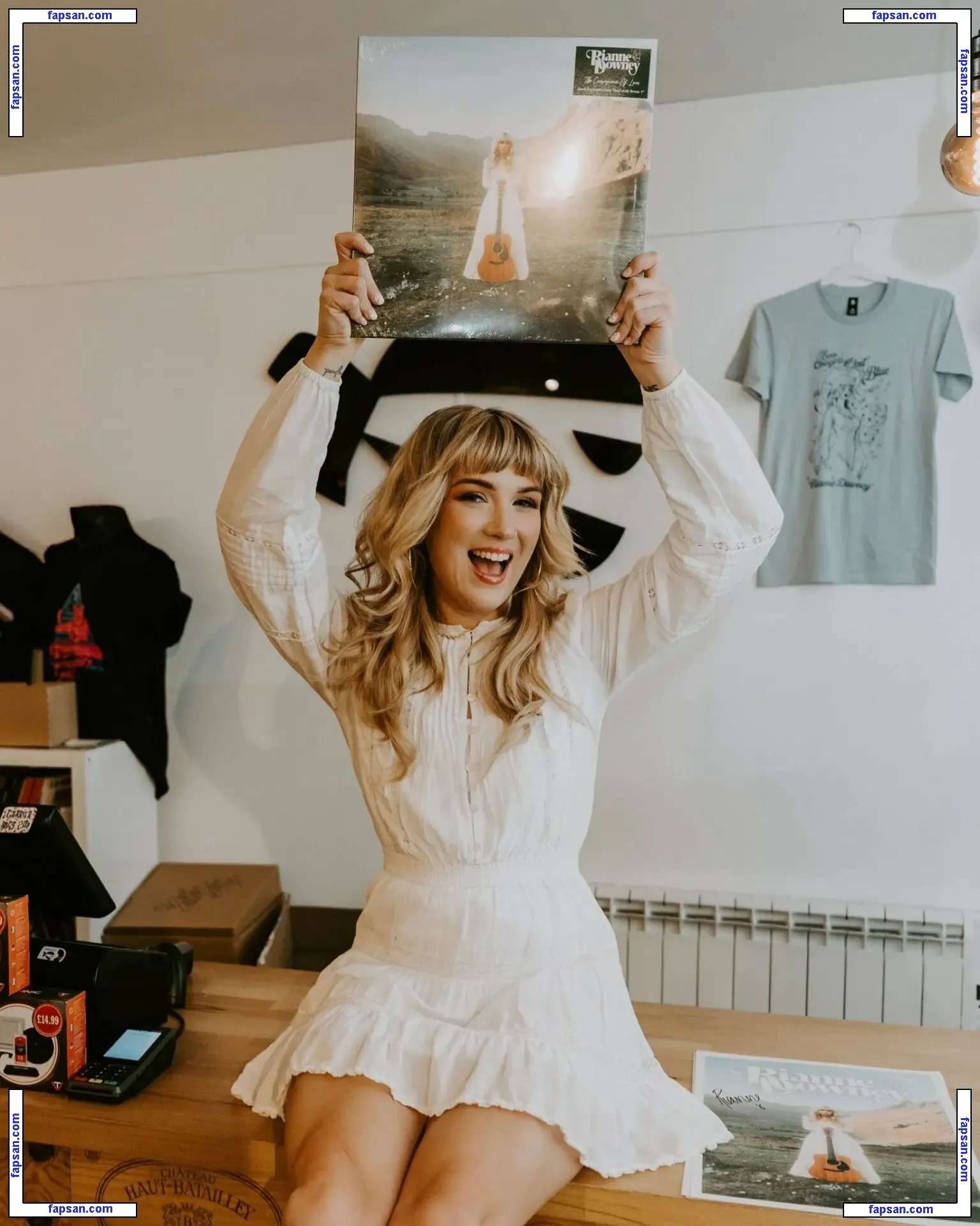 Rianne Downey голая фото #0014 с Онлифанс