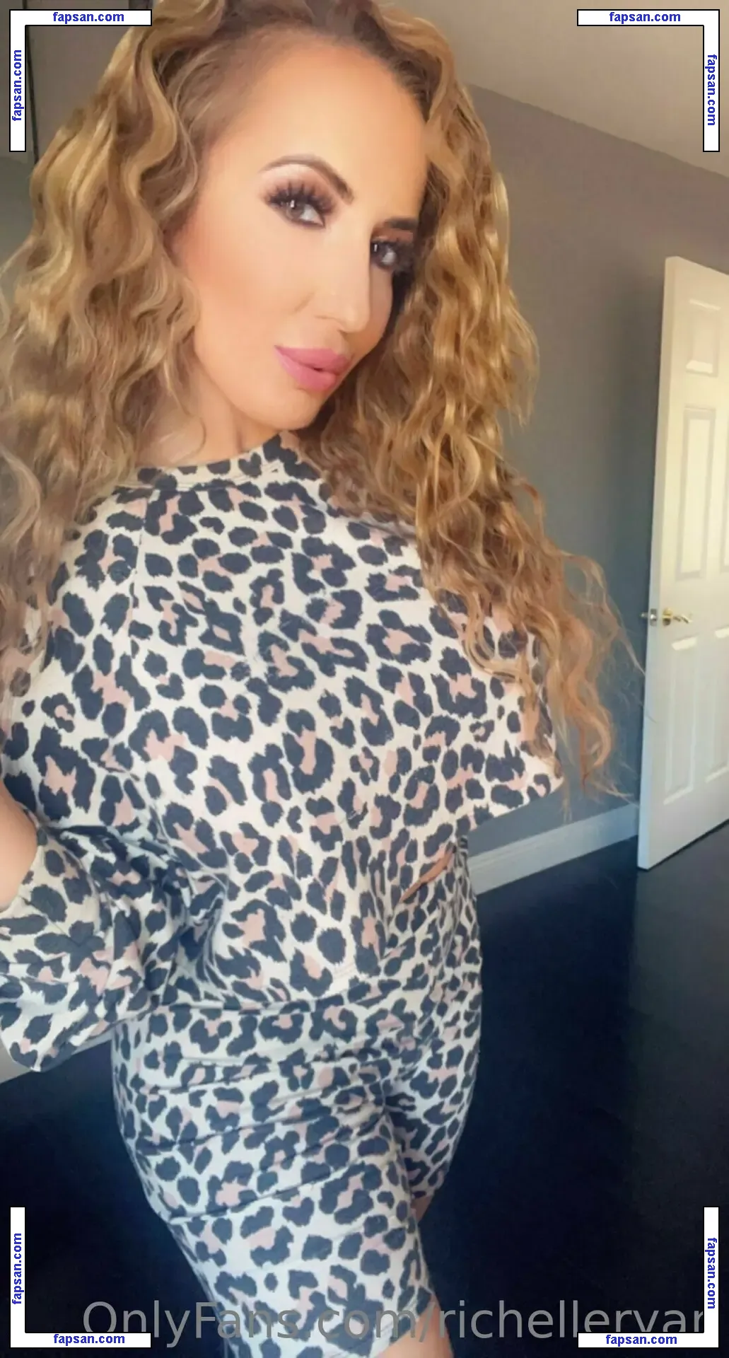 Richelle Ryan nude photo #0144 from OnlyFans