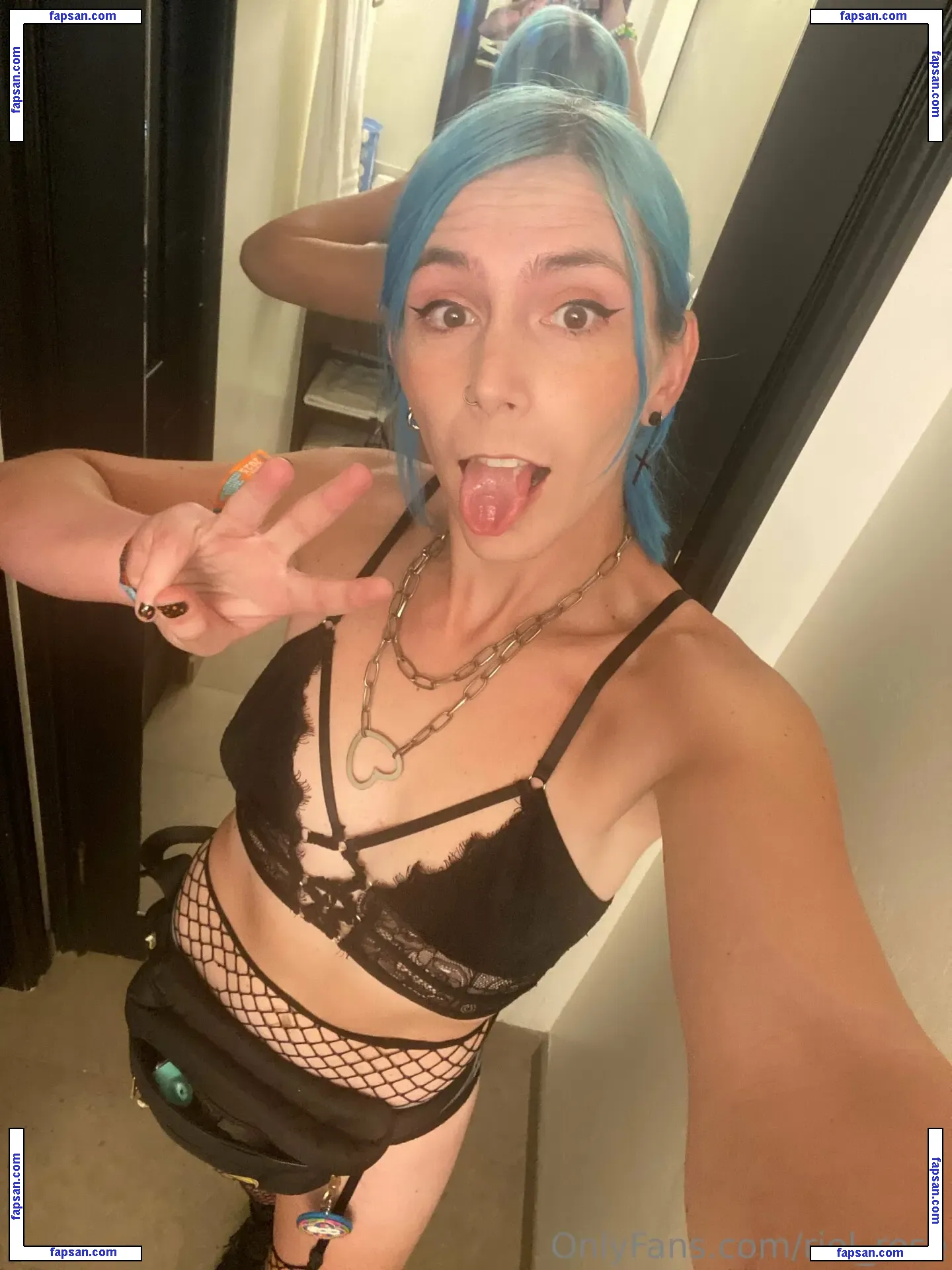 riel_rose nude photo #0008 from OnlyFans
