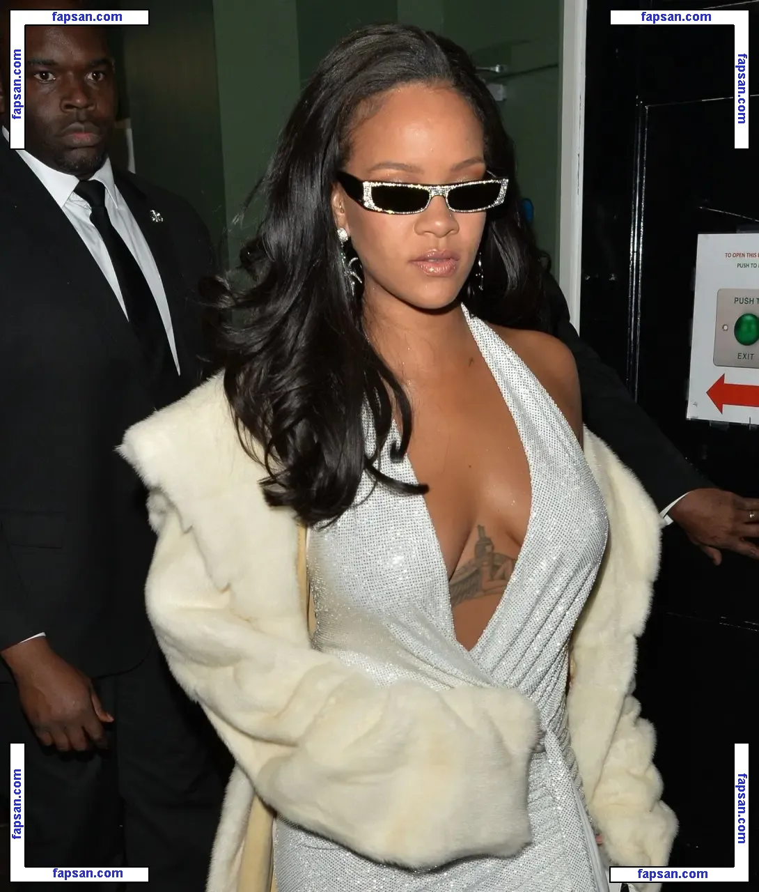 Rihanna nude photo #0044 from OnlyFans
