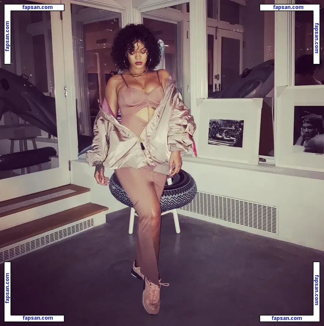 Rihanna nude photo #0501 from OnlyFans
