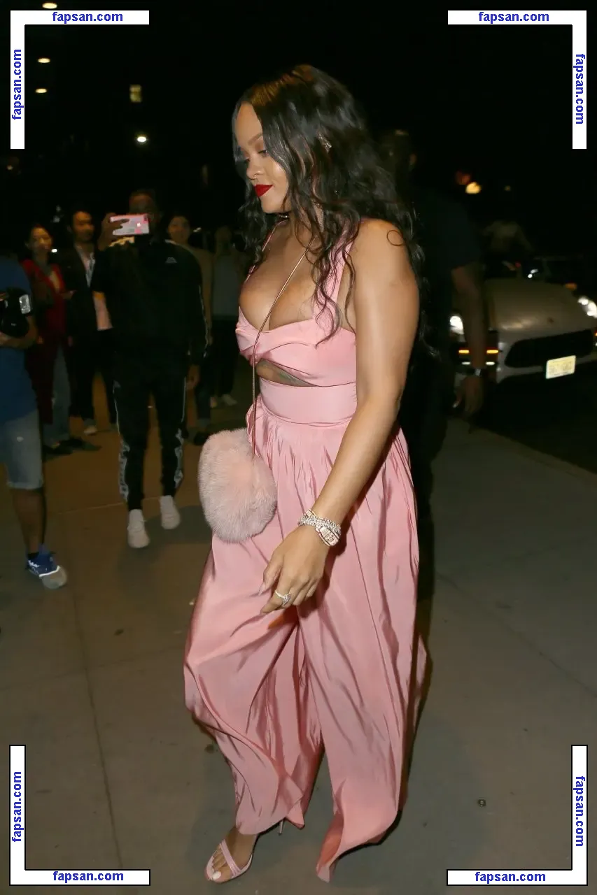 Rihanna nude photo #0539 from OnlyFans