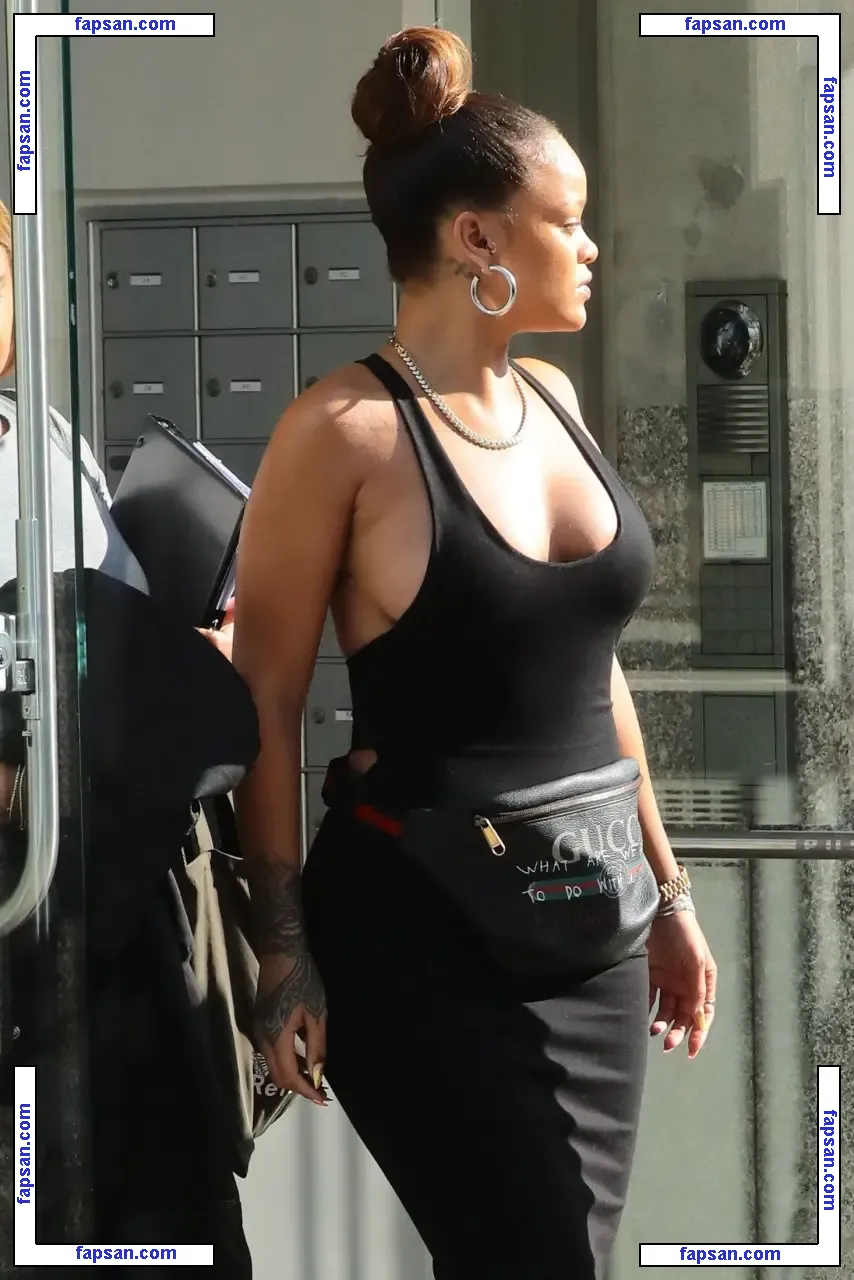 Rihanna nude photo #0549 from OnlyFans