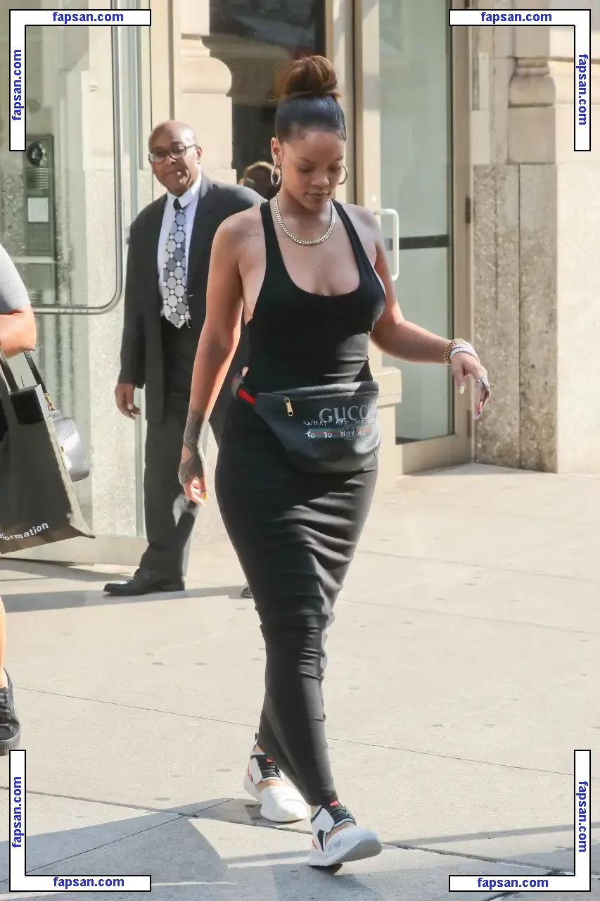 Rihanna nude photo #0559 from OnlyFans