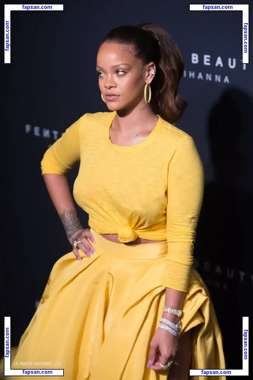 Rihanna nude photo #0581 from OnlyFans