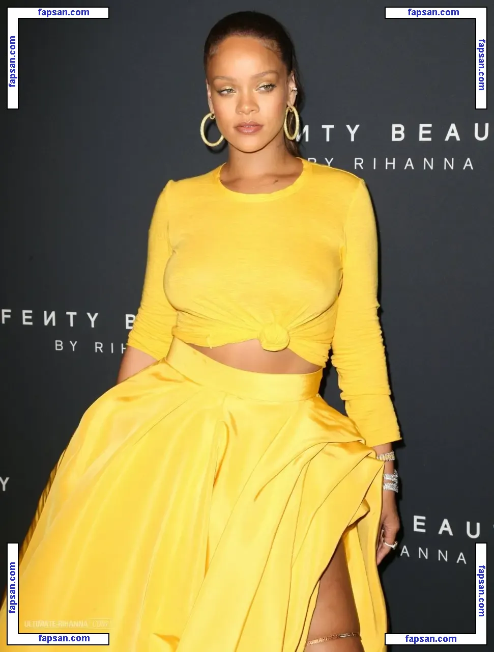 Rihanna nude photo #0606 from OnlyFans