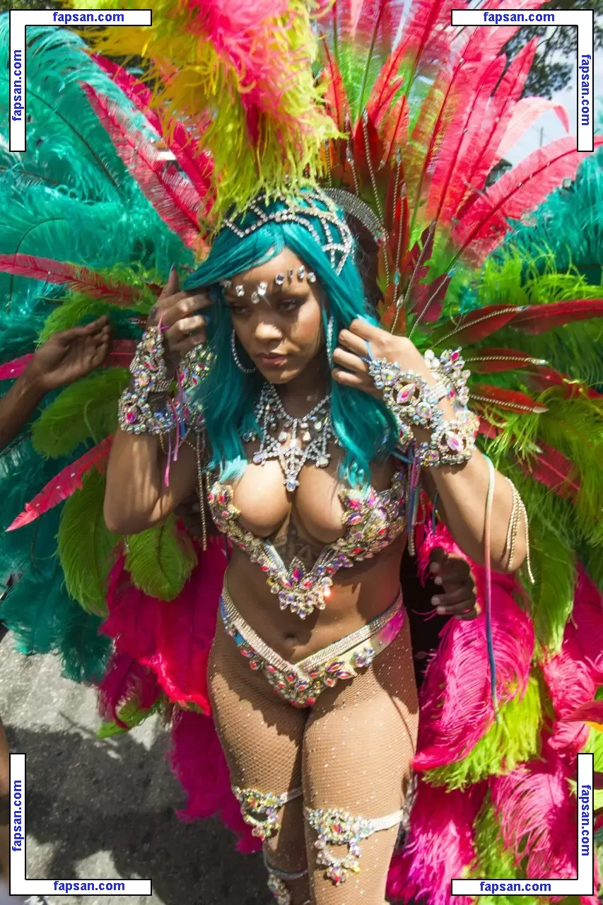 Rihanna nude photo #0663 from OnlyFans